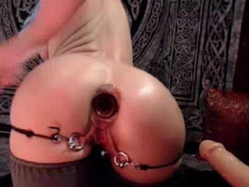 Skinny bald girl insertion more toys in her ass 3 videos ...