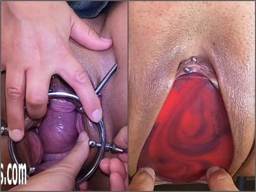 Speculum pussy – Amazing pussy speculum examination and penetration colossal dildo after