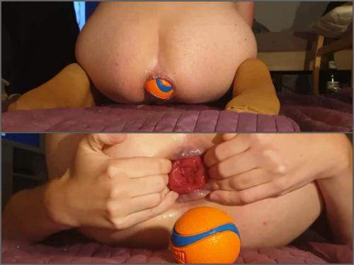 Booty girl – Pornstar homemade insertion giant orange ball fully in prolapse anal
