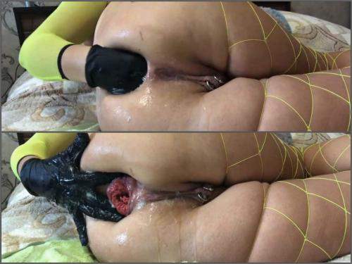 Closeup – Dirty big ass girl fisted her anal rosebutt with rubber glove