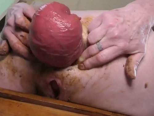 Amateur scat – Amateur perfect scat MILF show her shocking size anal prolapse