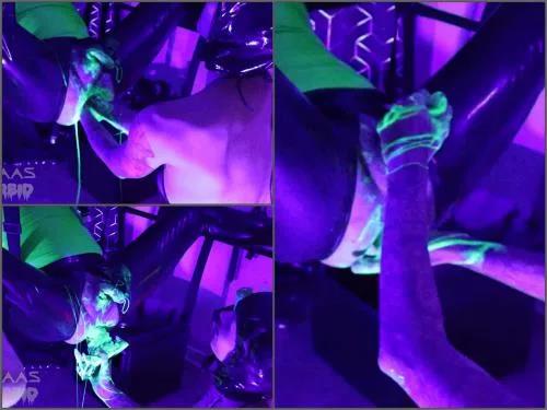 Double fisting – Anuralaas Ultra Violet UV Double Fisting femdom – Premium user Request