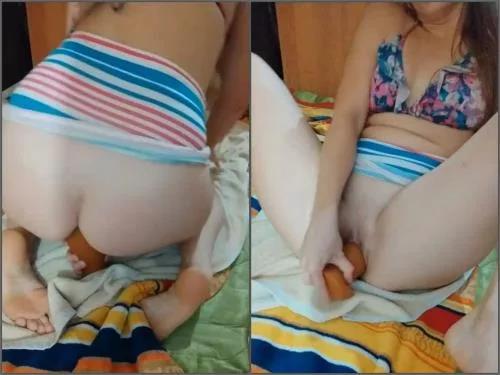 Closeup – Russian amateur pornstar Juliana kiss self penetration huge dildo inside