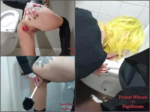 Toilet Slavery – Forest whore Drinking piss while walking around the city and licking public toilets – Premium user Request