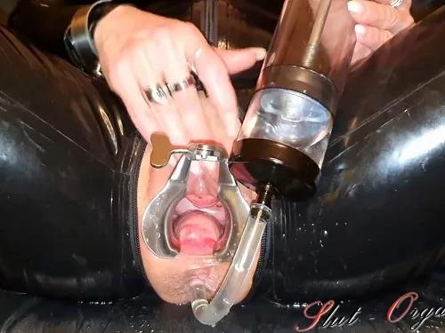 Close up – Amateur Slave Slut-Orgasma Celeste Latex Enema Speculum Orgasm sex